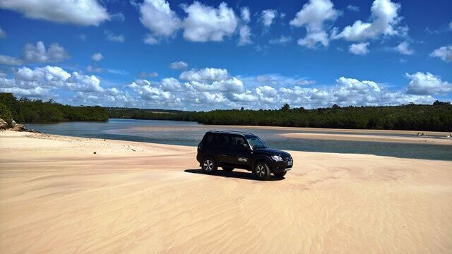 Passeio de Jipe até a Barra do Abiai