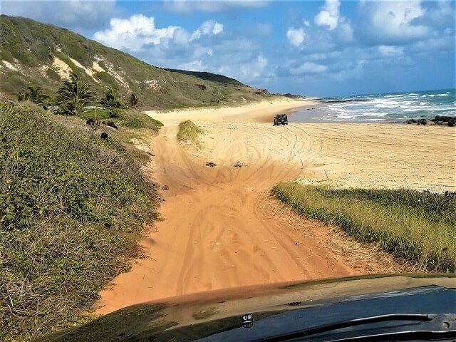 Da Praia de Sagi até a Baia Formosa