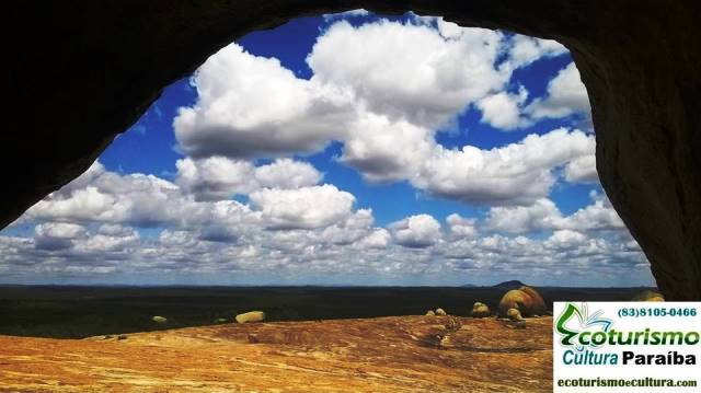 Lajedo do Pai Mateus: dentro duma pedra...