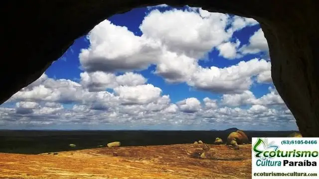 Lajedo do Pai Mateus: dentro duma pedra...
