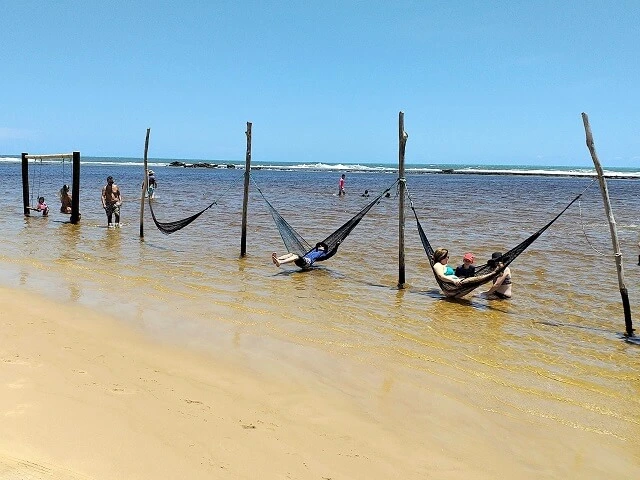 Redes na lagoa de Sibauma