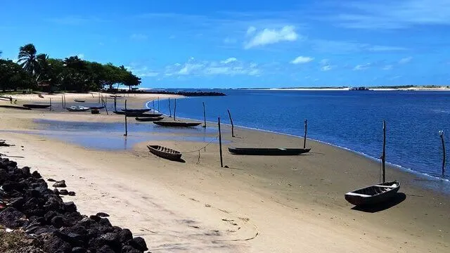 Barra do Cunhaú, do lado do mar, com maré baixa