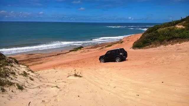 Pipa - RN, pelas trilhas de 4x4, do lado do mar