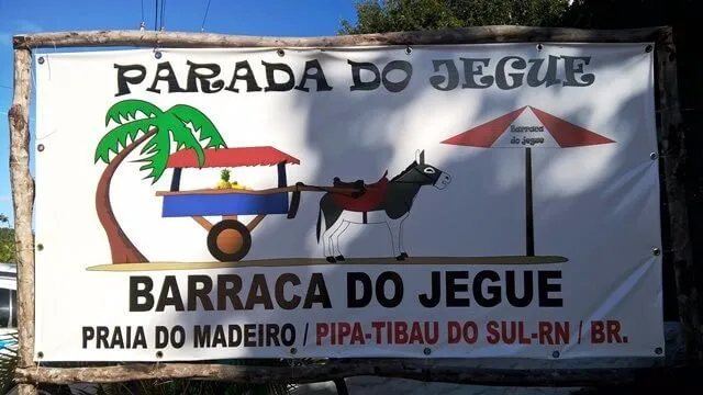 Pipa, RN: a Parada do Jegue, dando acesso a praia do Madeiro