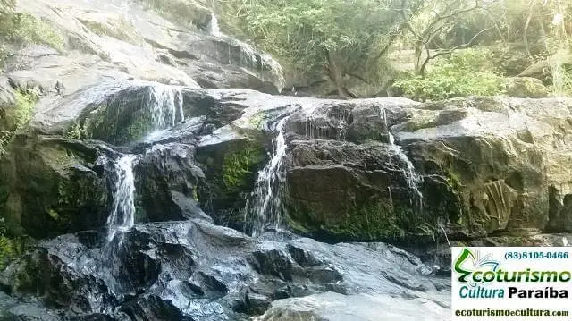 Cachoeira do Roncador... sem água! Cachoeira do Roncador... sem água!