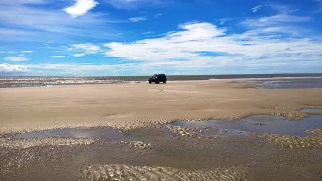Passeio de Jipe 4x4 nas piscinas naturais de Lucena