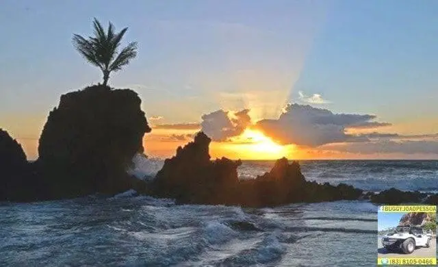 Amanhecer na praia de Tambaba Conde