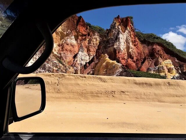 Passeio de 4x4 na praia de Coqueirinho