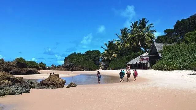 Vista da praia de Tambaba (praias da Paraíba)
